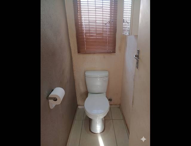 2 BEDROOM HOUSE FOR SALE IN LAKESIDE